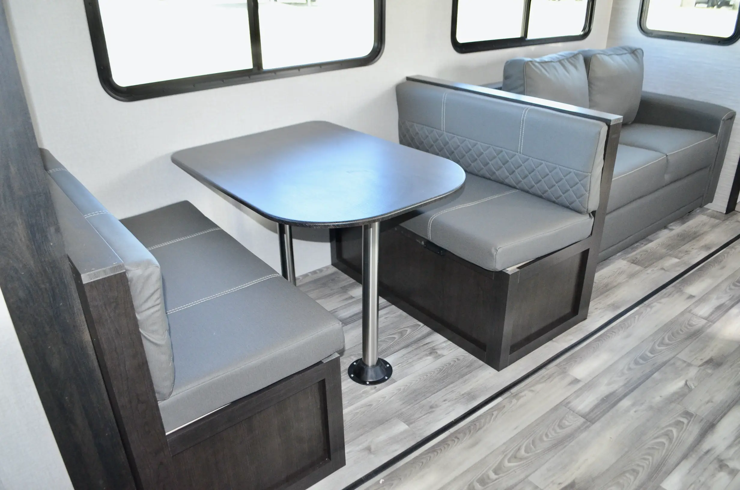 2022-Starcraft-Super-Lite-261BH-07K8184-23