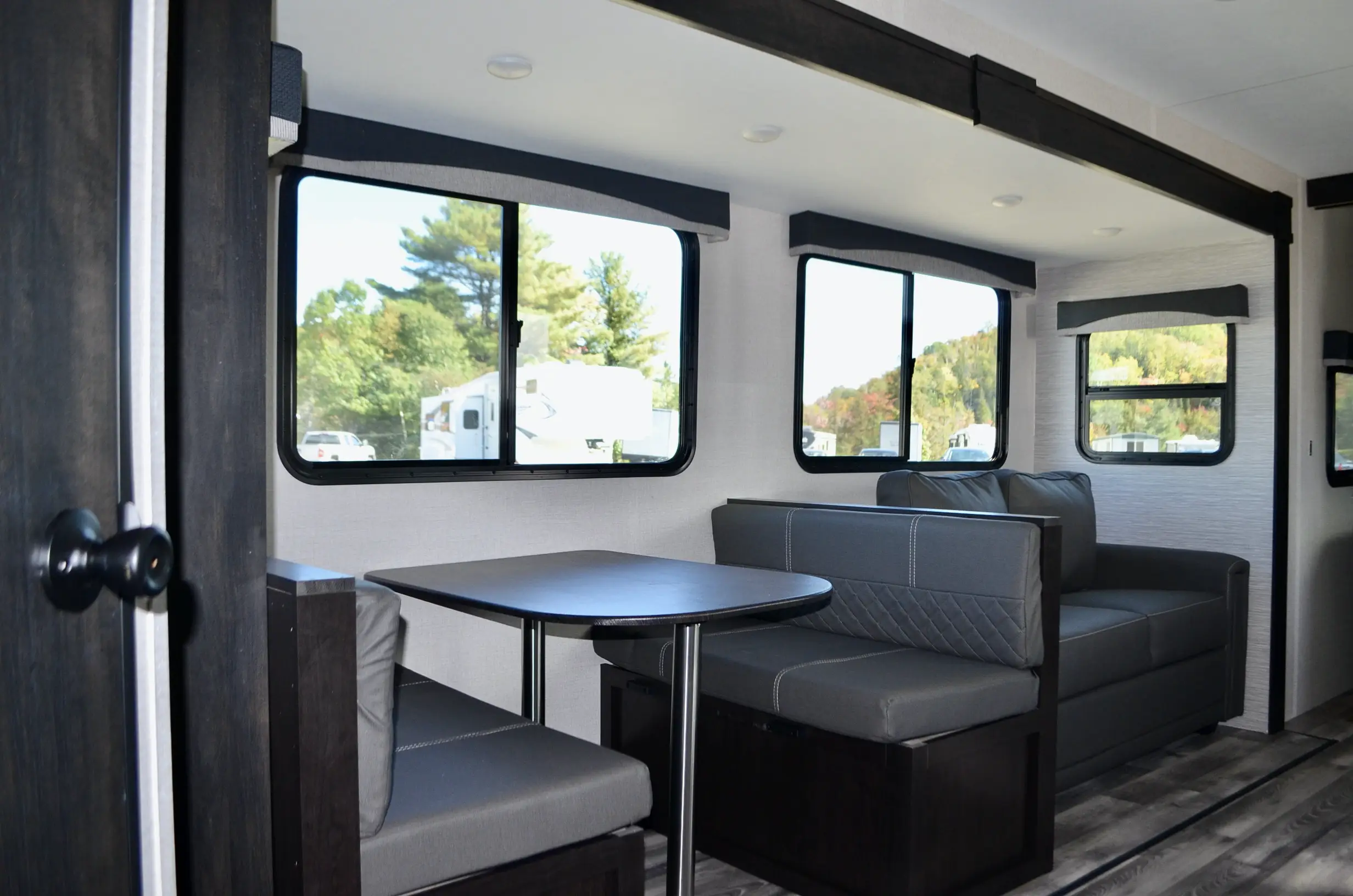 2022-Starcraft-Super-Lite-261BH-07K8184-24