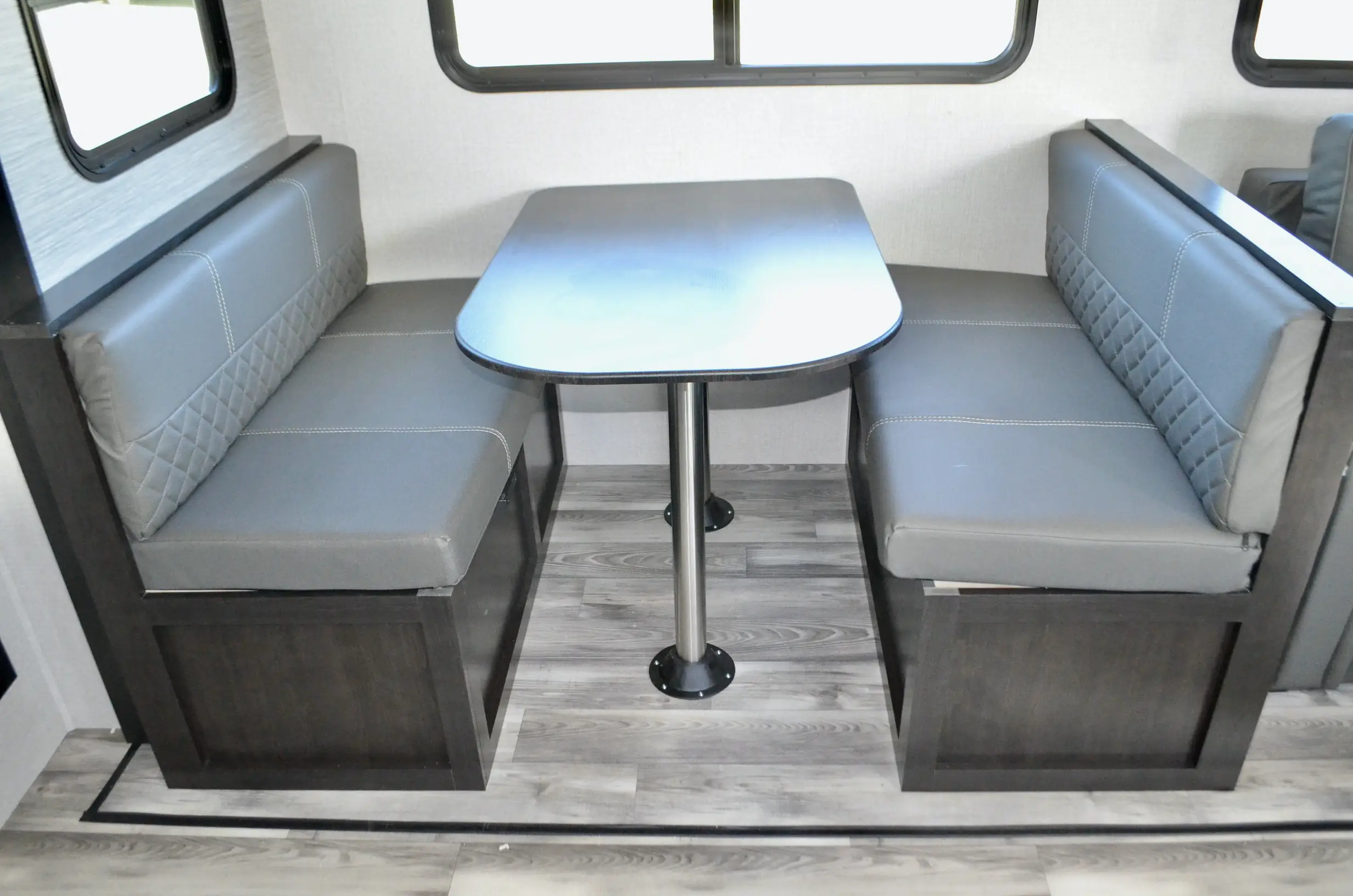 2022-Starcraft-Super-Lite-261BH-07K8184-25