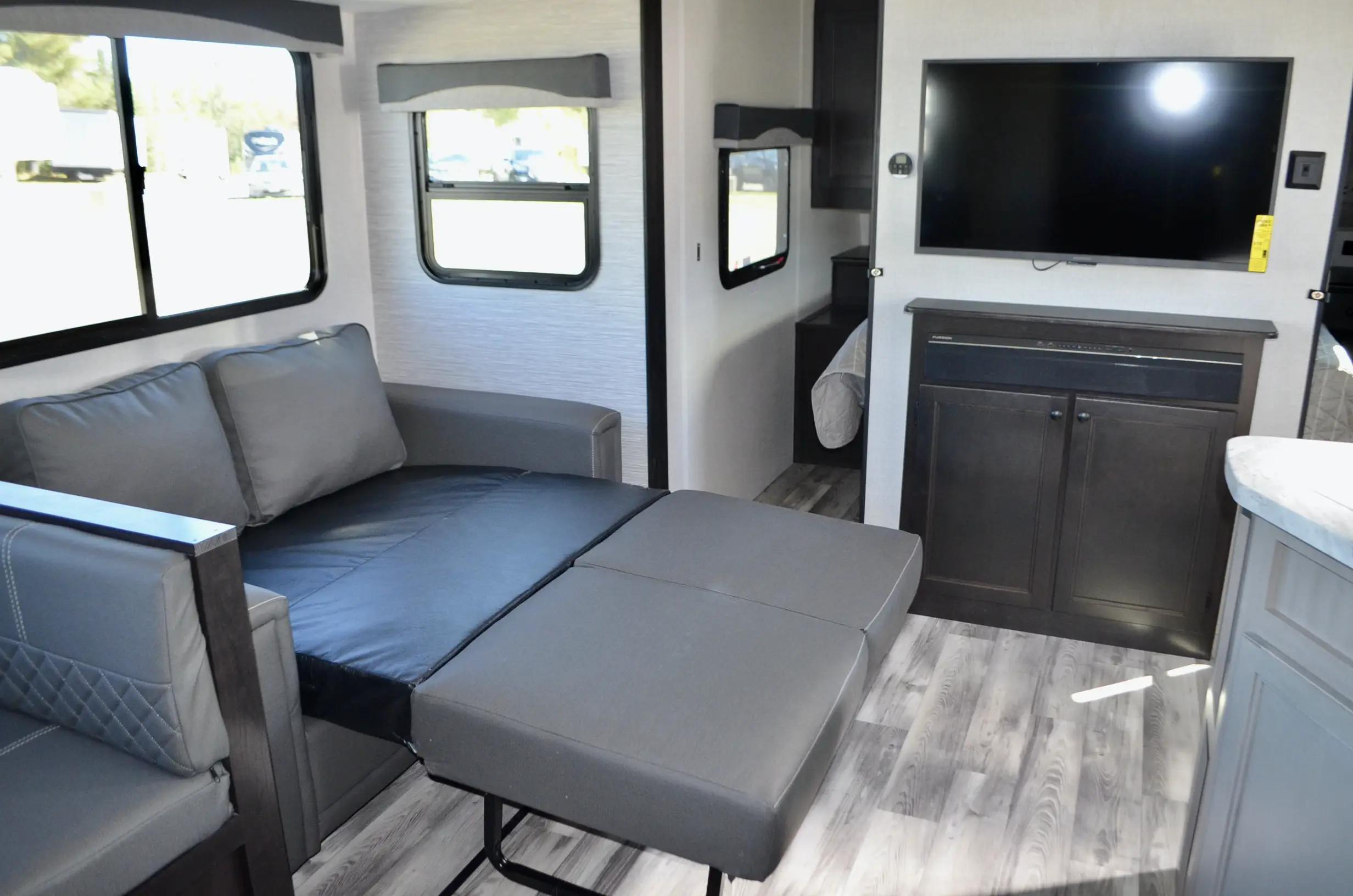 2022-Starcraft-Super-Lite-261BH-07K8184-28