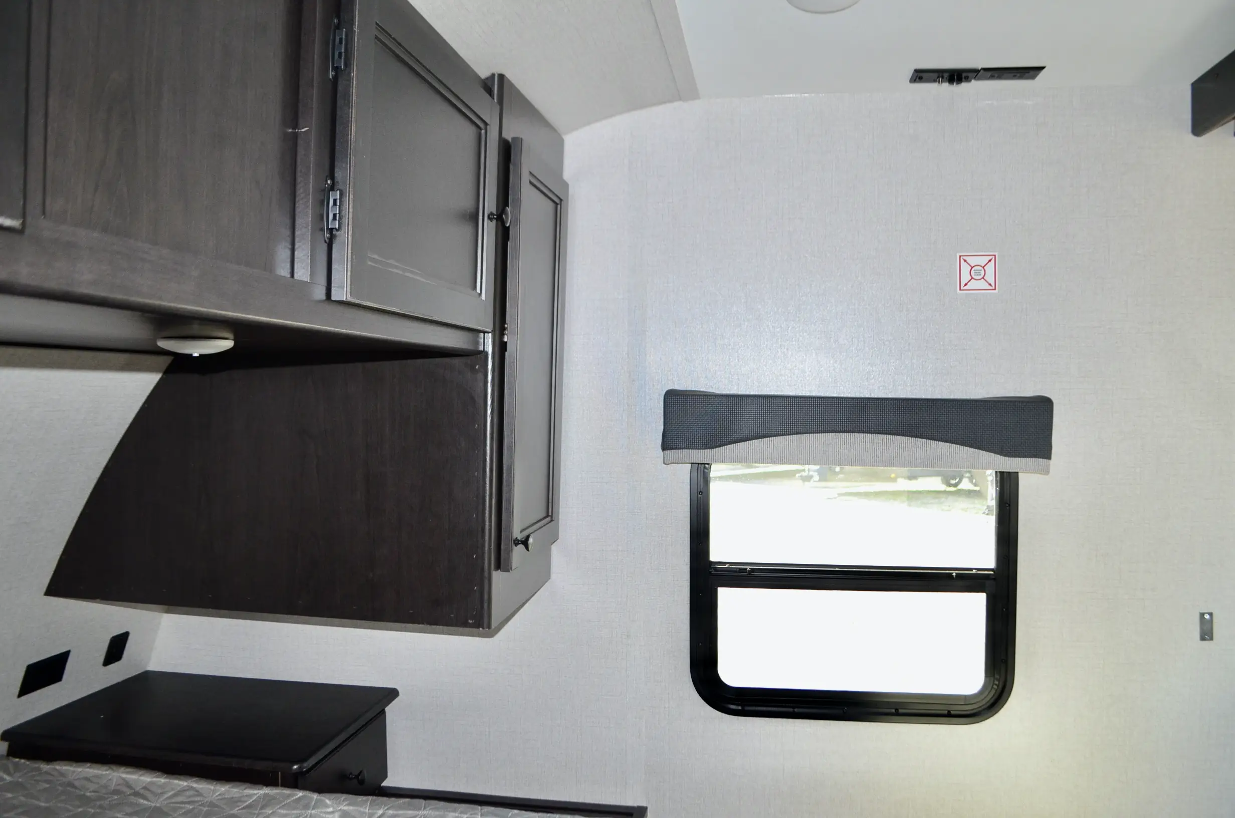 2022-Starcraft-Super-Lite-261BH-07K8184-37