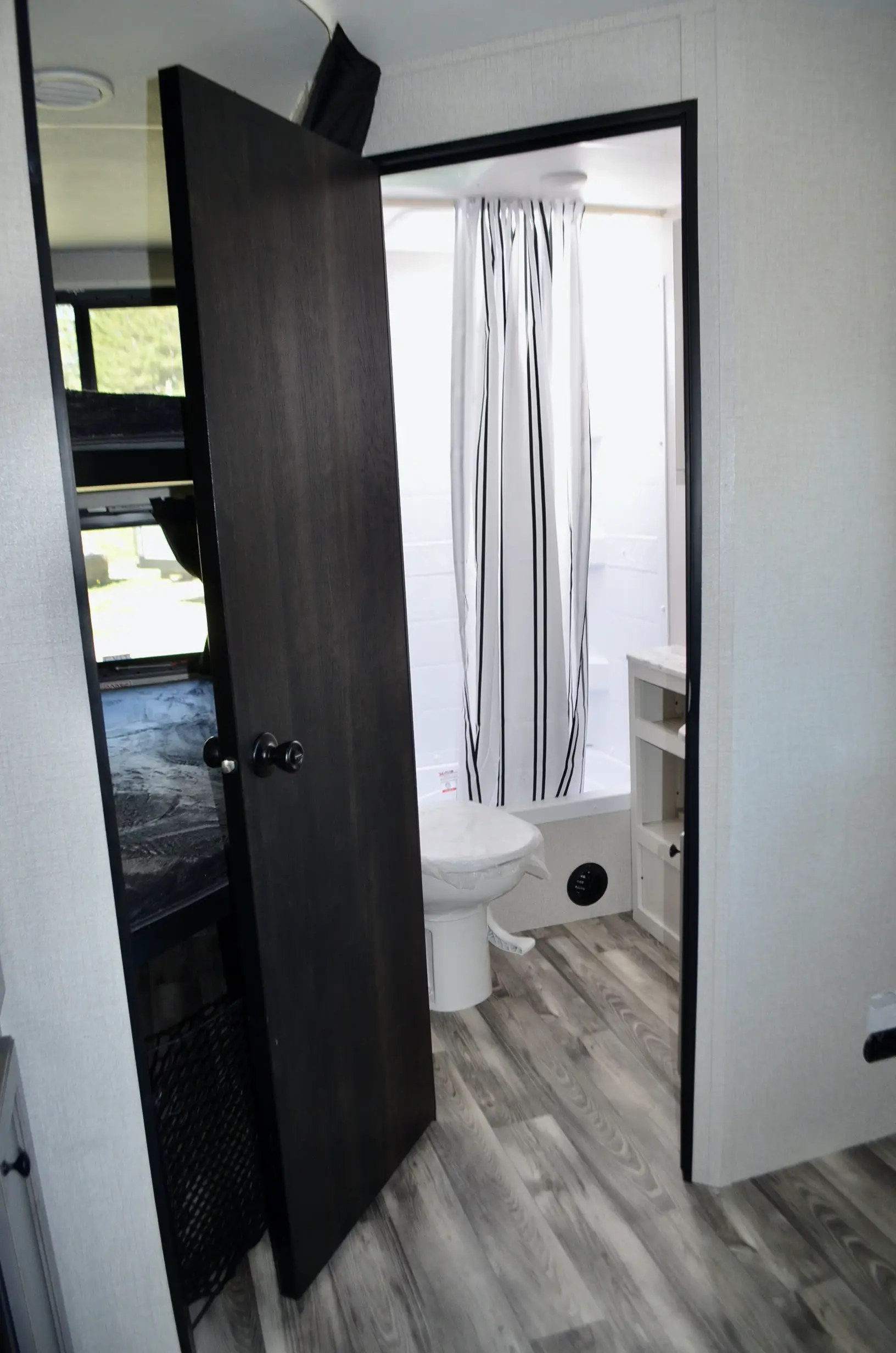 2022-Starcraft-Super-Lite-261BH-07K8184-46