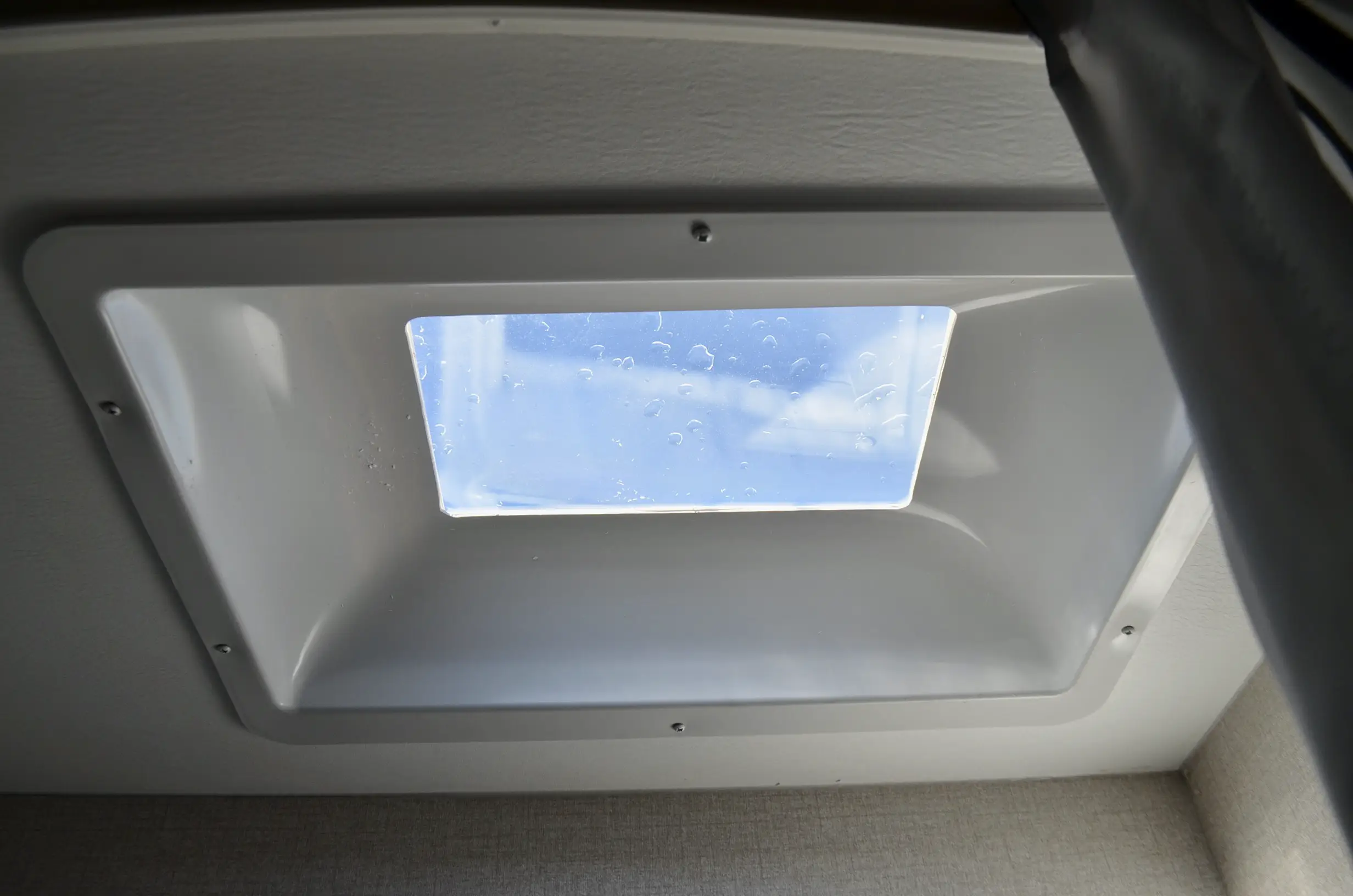 2022-Starcraft-Super-Lite-261BH-07K8184-56