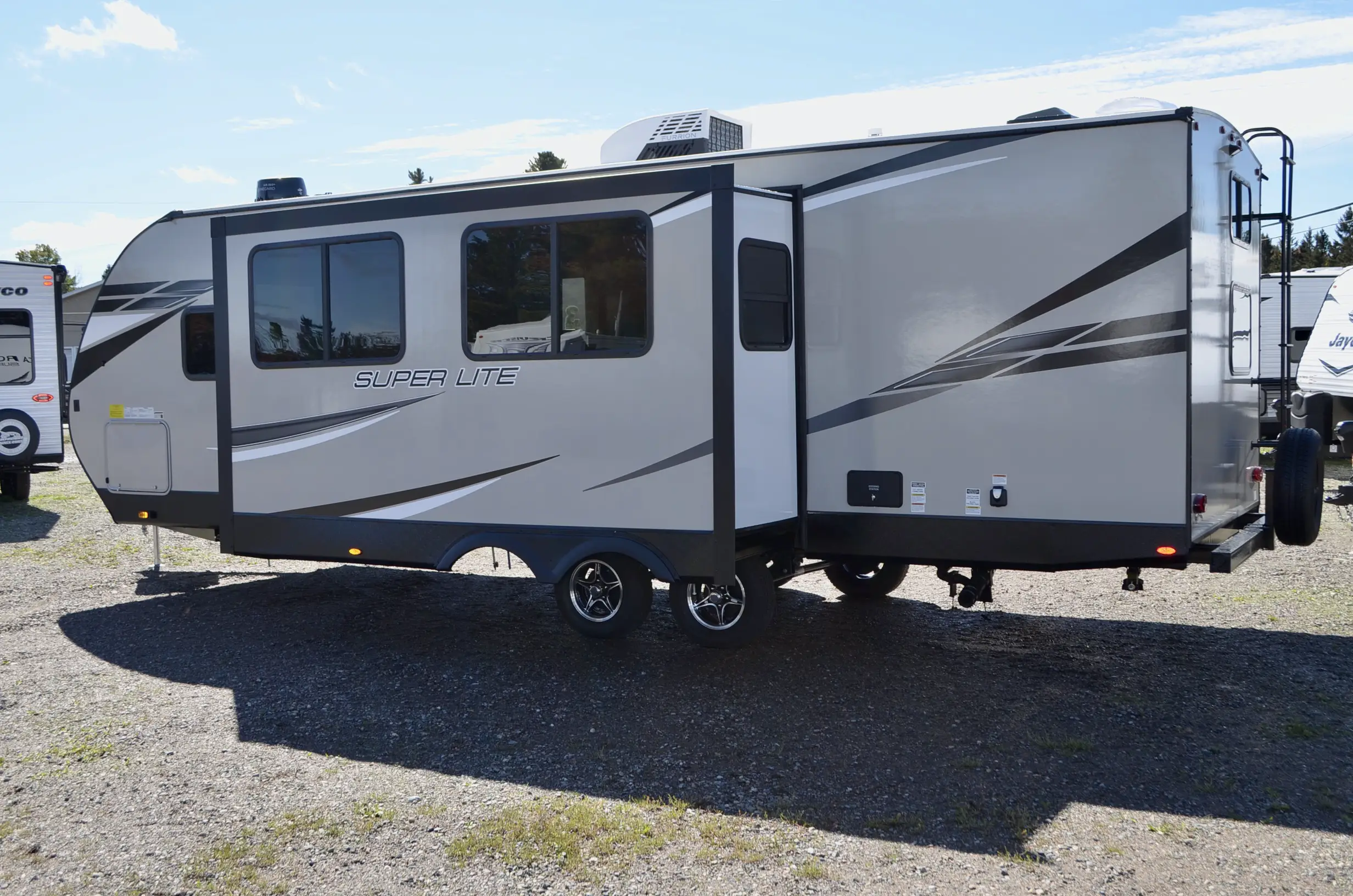 2022-Starcraft-Super-Lite-261BH-07K8184-76