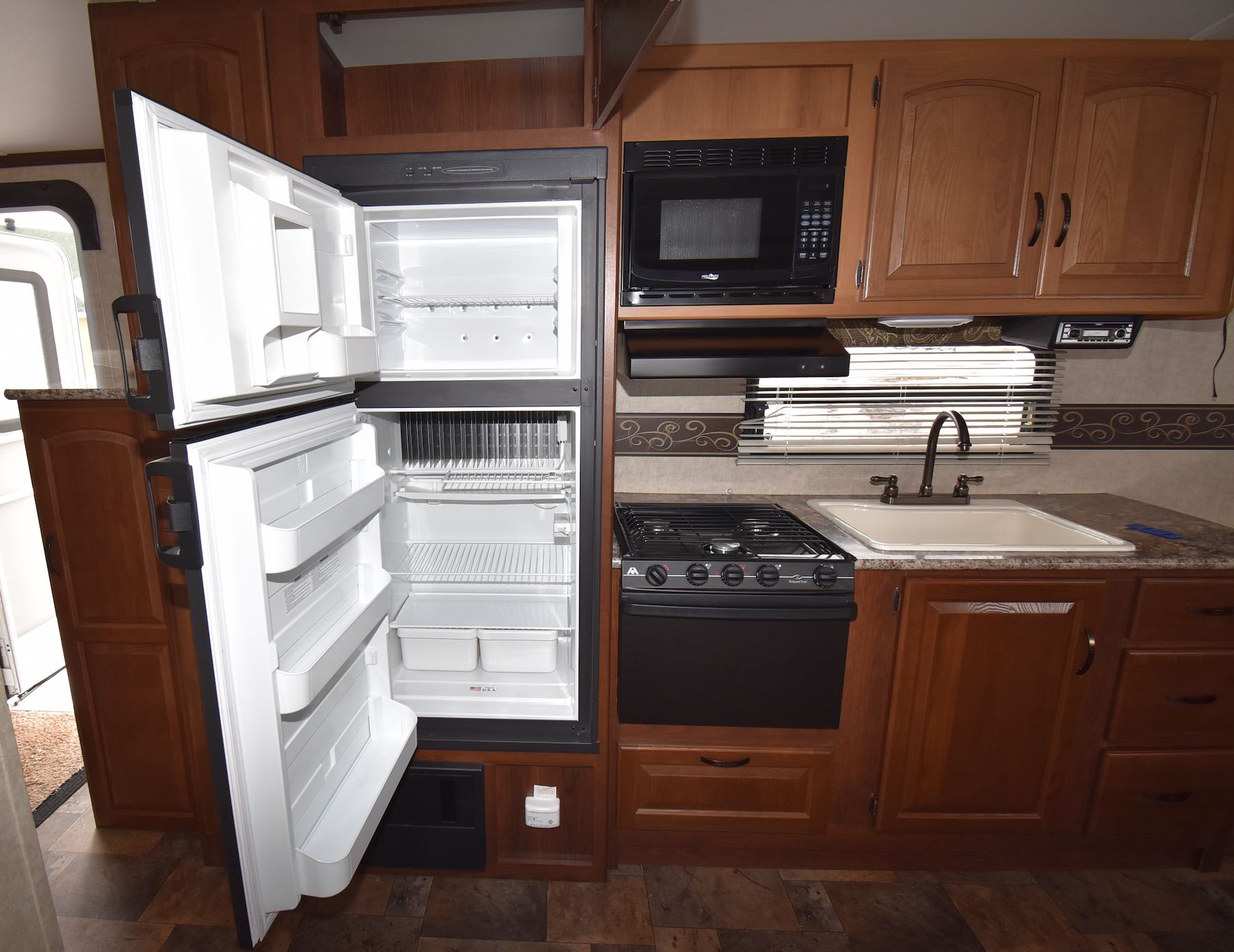 2014-Keystone-Outback-250RS-21L8266-10