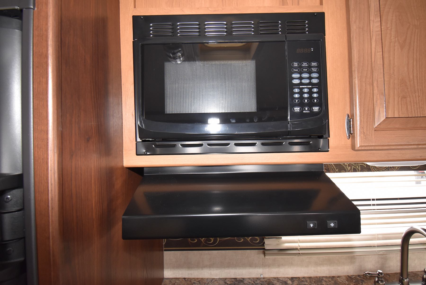 2014-Keystone-Outback-250RS-21L8266-12