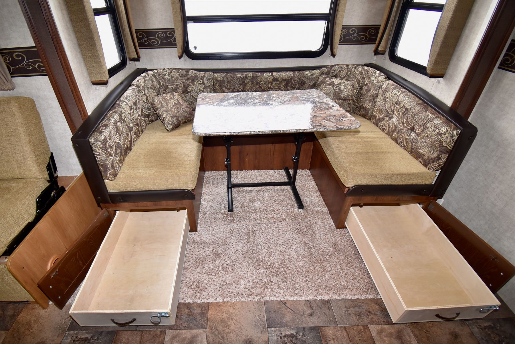 2014-Keystone-Outback-250RS-21L8266-17