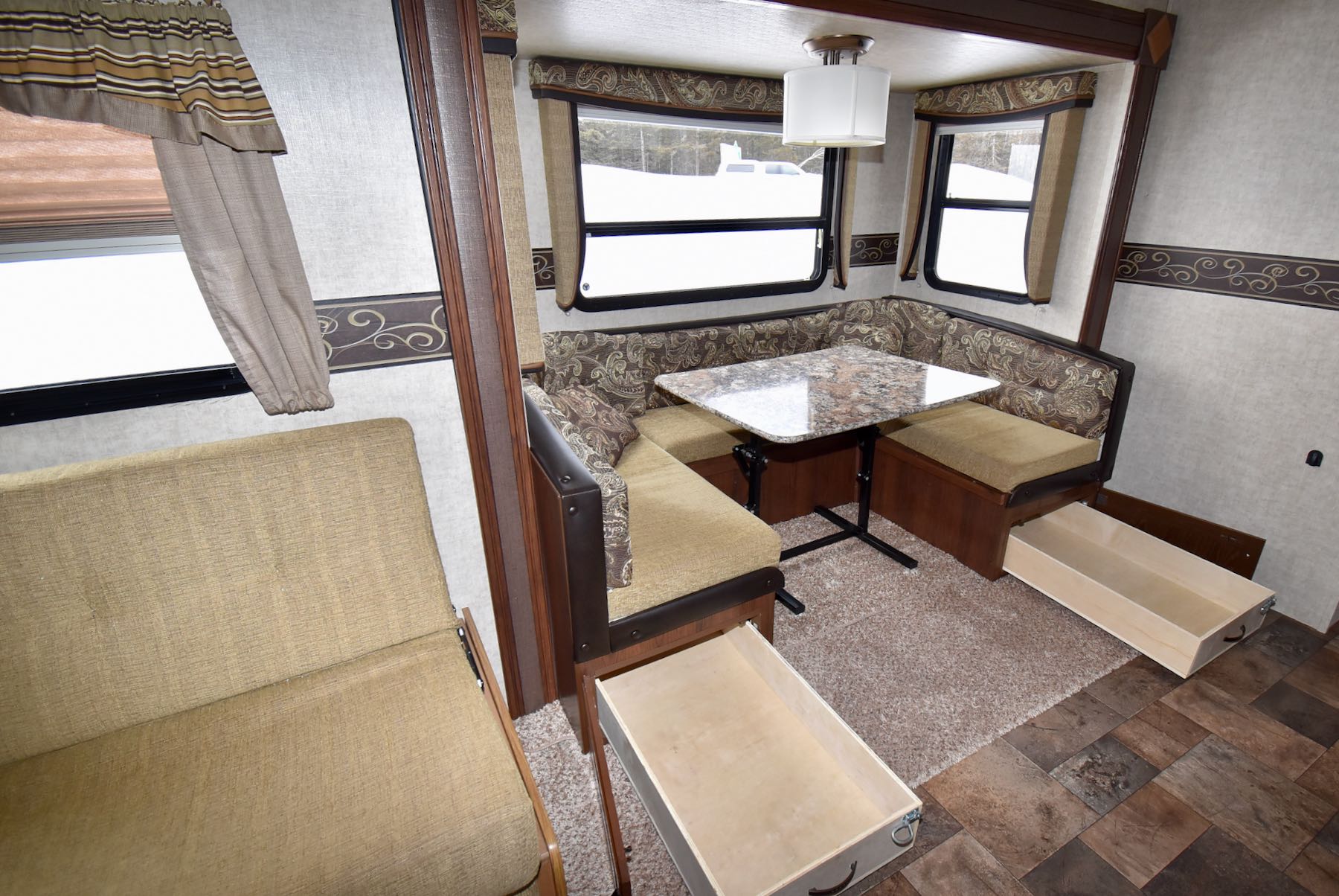 2014-Keystone-Outback-250RS-21L8266-18