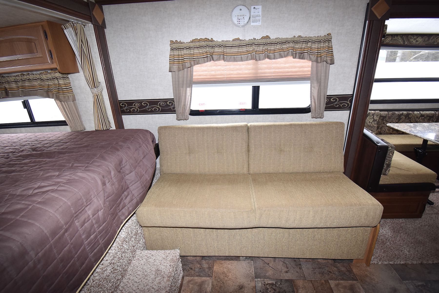 2014-Keystone-Outback-250RS-21L8266-19