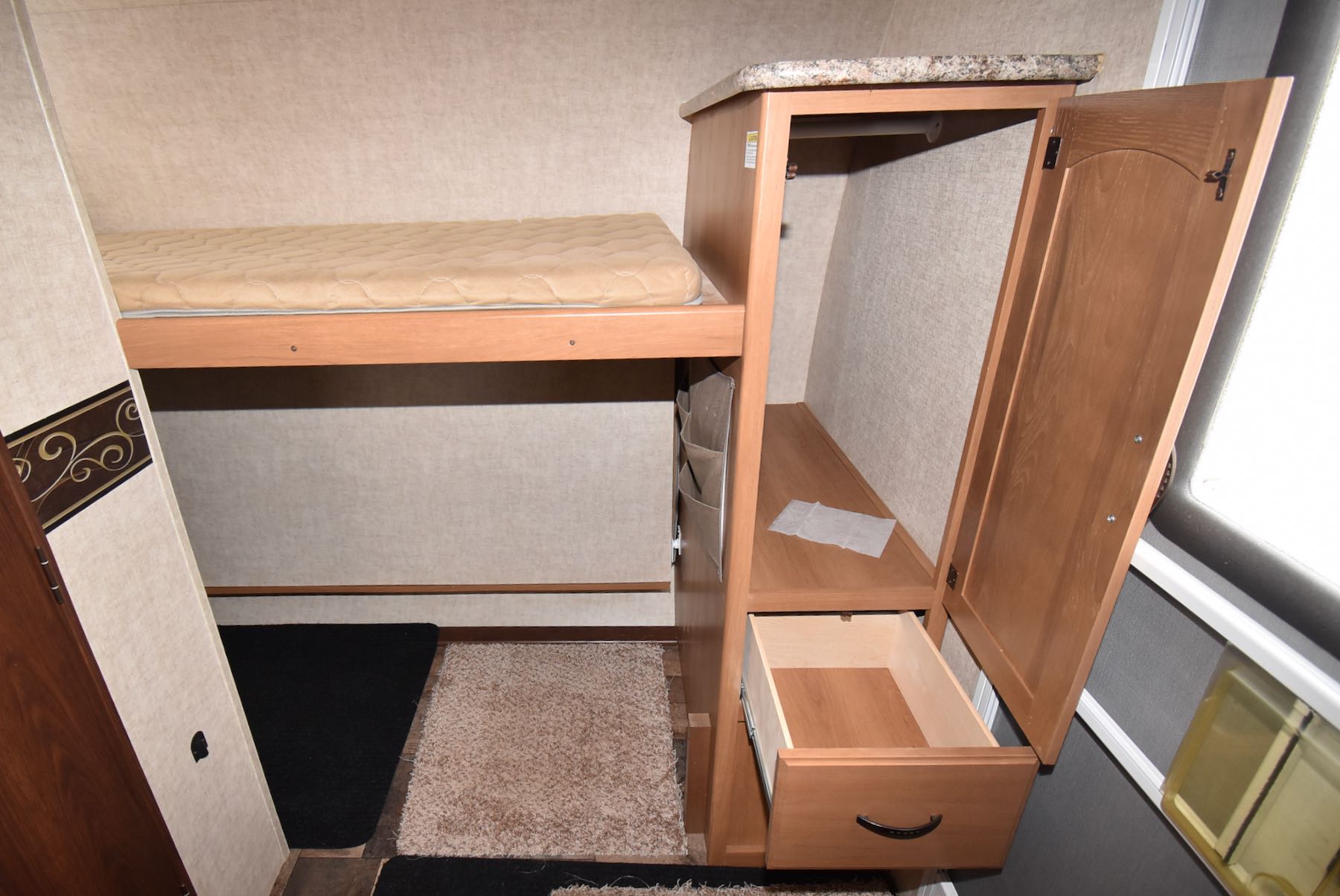 2014-Keystone-Outback-250RS-21L8266-31