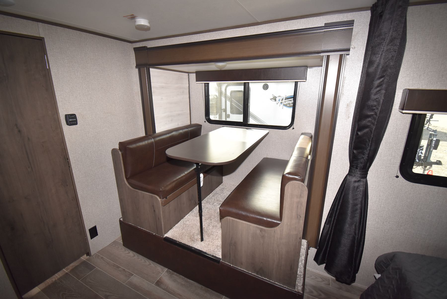 2021-Jayco-Jay-Flight-SLX-7-183RB-21N8550-14