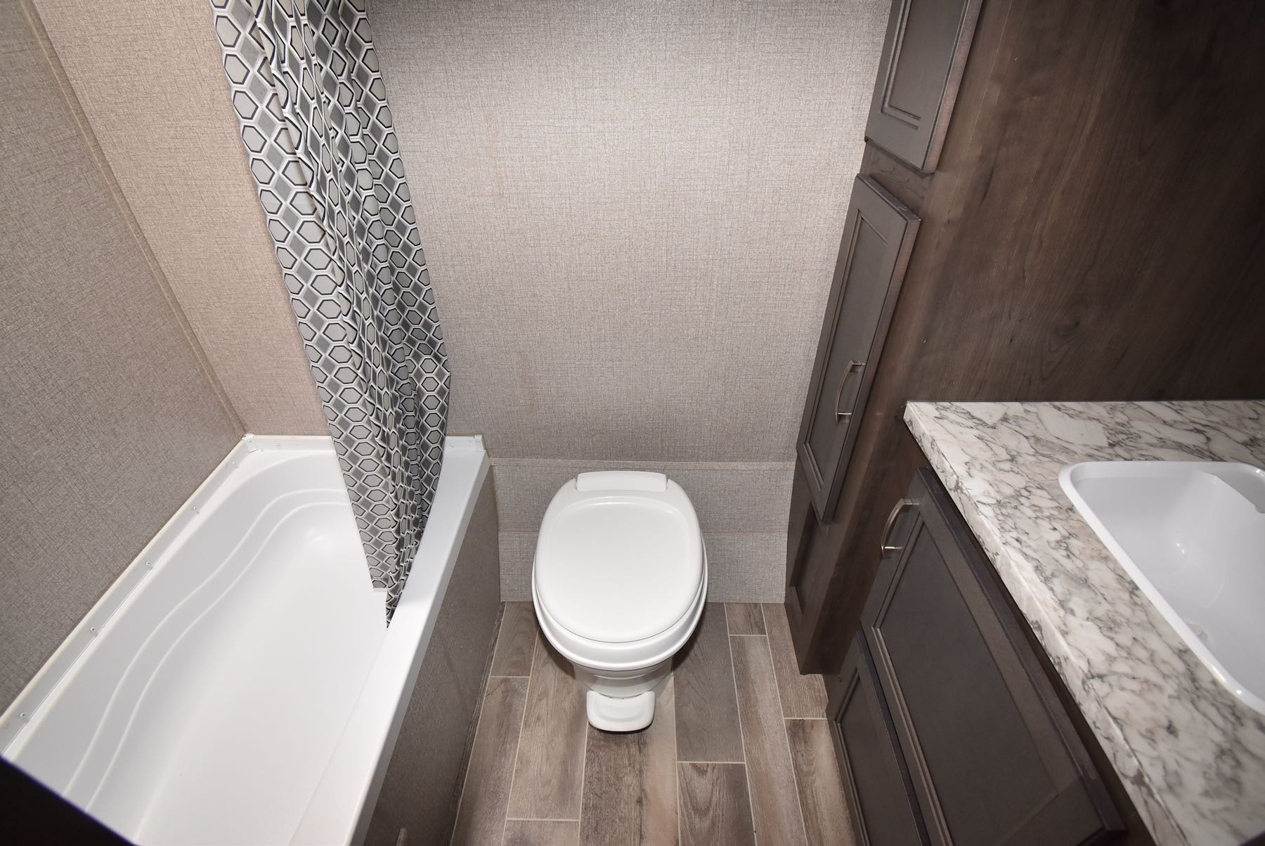 2021-Jayco-Jay-Flight-SLX-7-183RB-21N8550-22