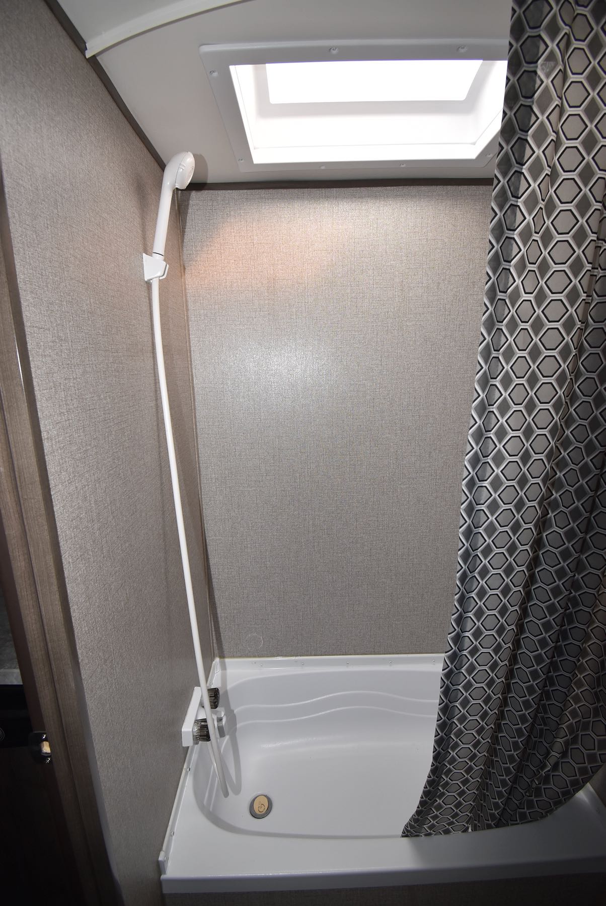 2021-Jayco-Jay-Flight-SLX-7-183RB-21N8550-25