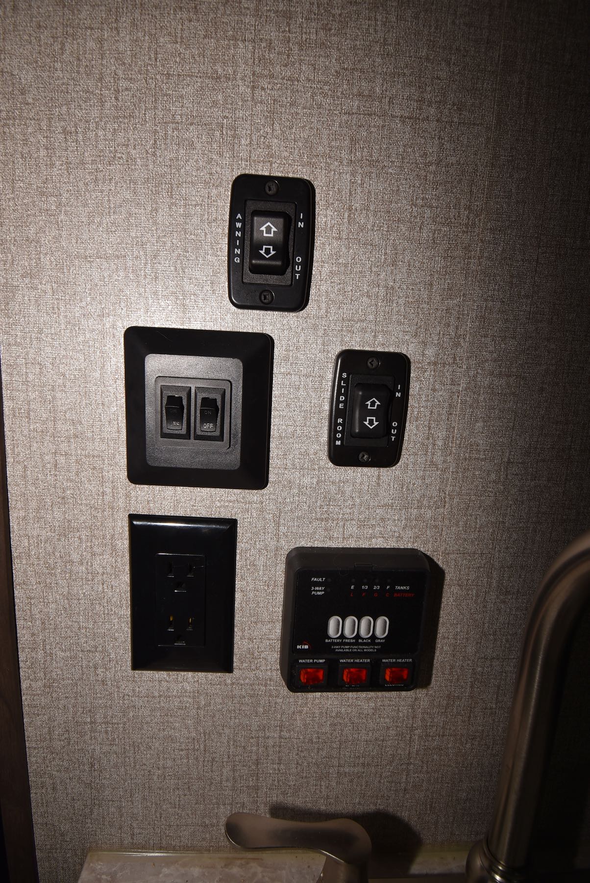 2021-Jayco-Jay-Flight-SLX-7-183RB-21N8550-9