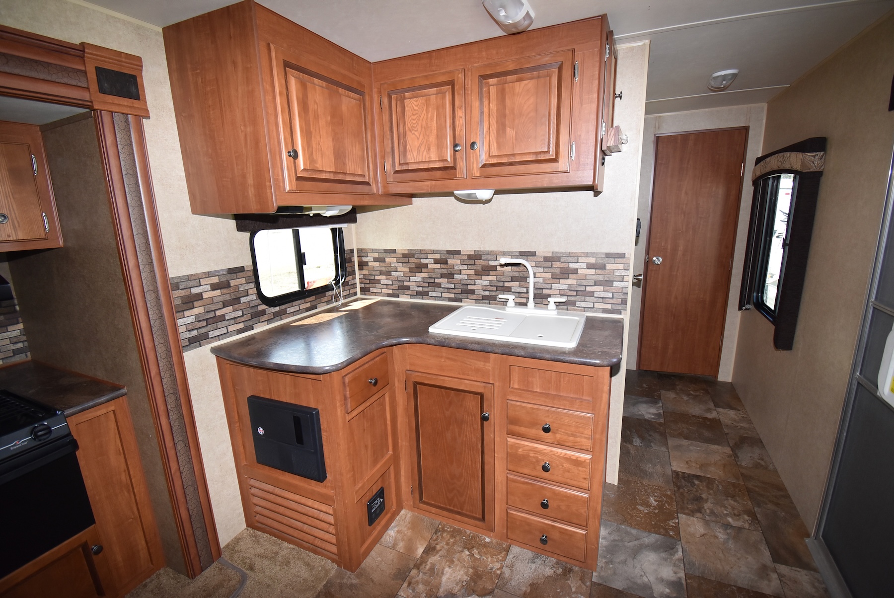 2014-Jayco-Jay-Flight-33RLDS-21N8624-5