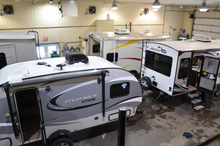 RV Service shop full of trailers
